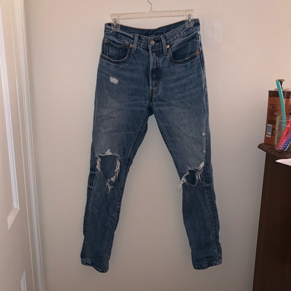 High rise ripped Levi’s!